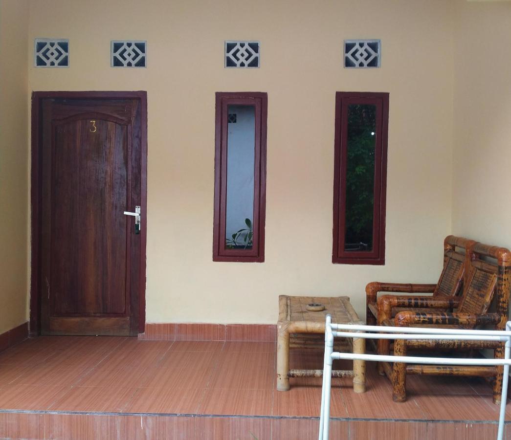 Kuta Garden Homestay Extérieur photo